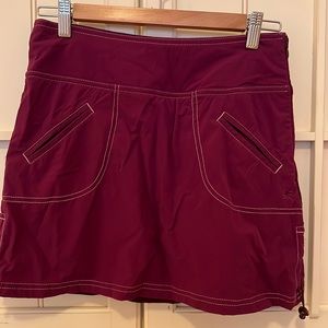 Athleta Women’s Skirt, S Magenta Casual Pockets with cord to gather on sides.